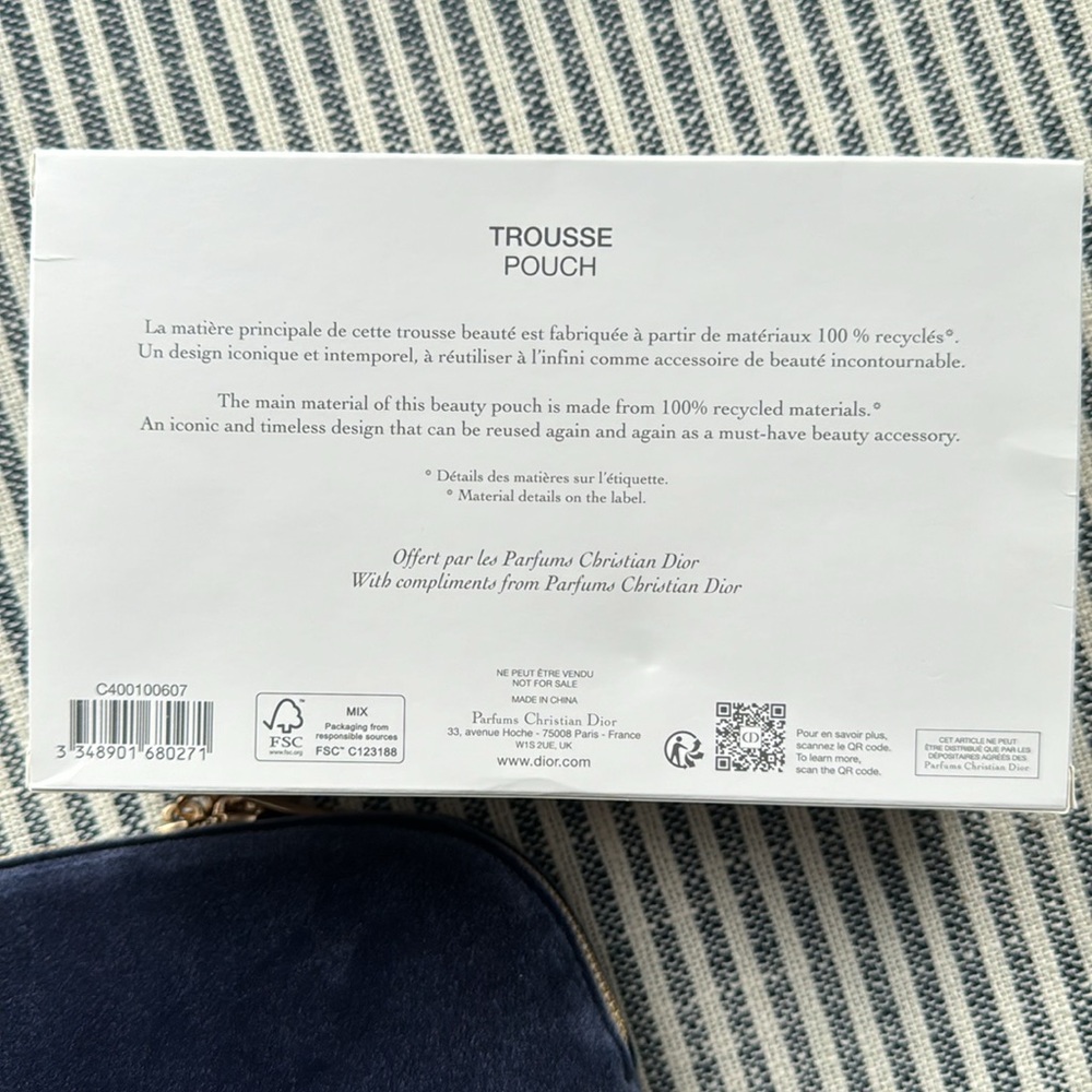 New DIOR Pouch - Picture 3 of 6